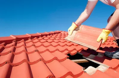 Pose et rénovation de toiture à Luceau